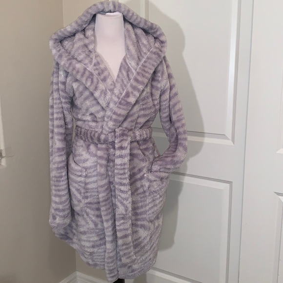 UGG Other - UGG NEW AARTI SIZE XL GORGEOUS LAVENDER AND WHITE ZEBRA PRINT SHERPA HOODED ROBE
